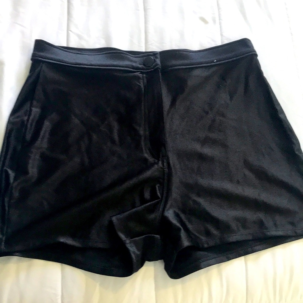 Short satin